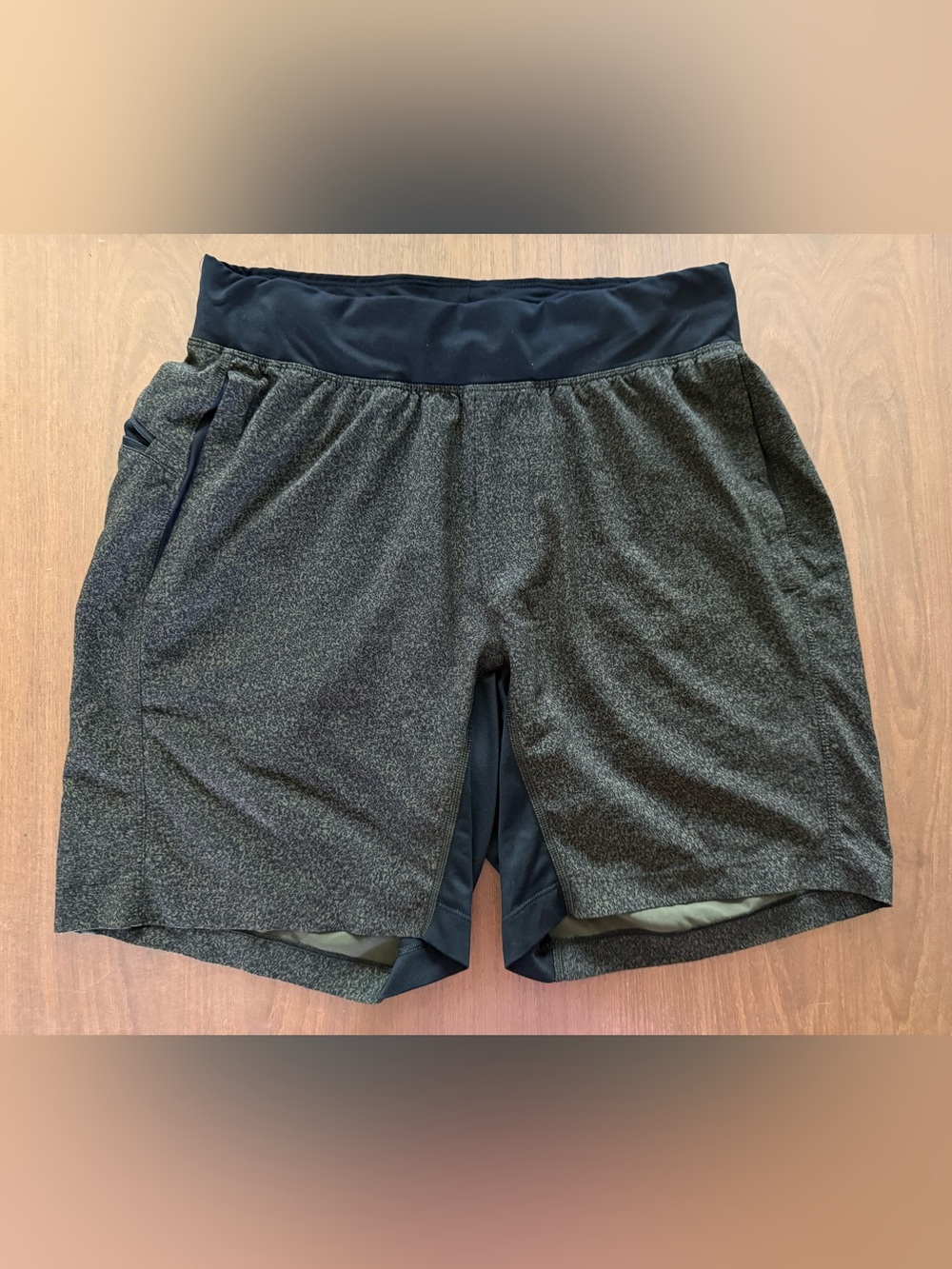 Lululemon T.H.E. Short Unlined 8” Heather Black Green Men’s Small